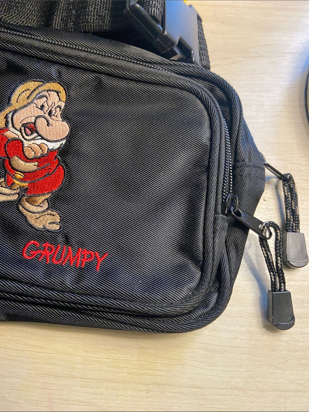 Disney Grumpy' Embroidered Fanny pack - Picture 4 of 5